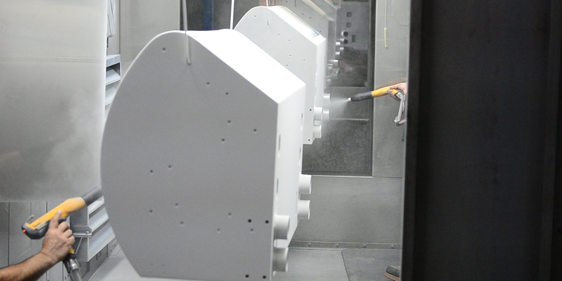 Powder coating booth